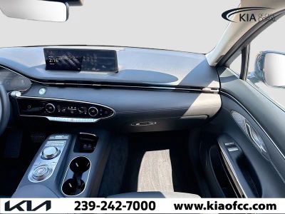 2025 Genesis GV70 — photo 18 view
