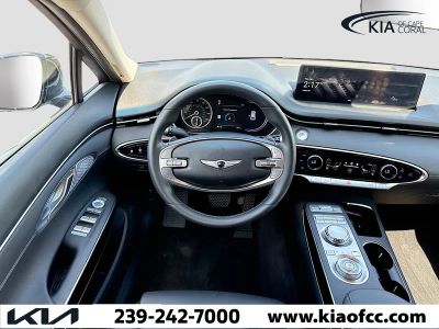 2025 Genesis GV70 — photo 17 view