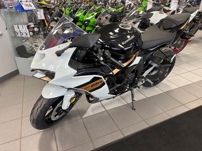 2026 Kawasaki Ninja ZX-6R - Photo 2