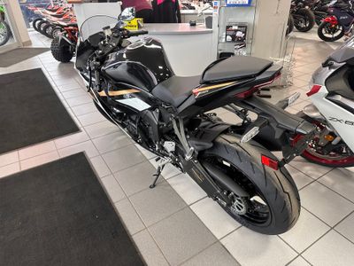 2026 Kawasaki Ninja ZX-6R - Photo 3