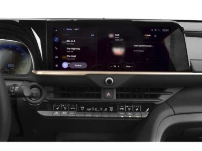 2026 Toyota Crown Signia — photo 9 view