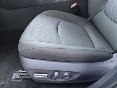2025 Toyota RAV4 Hybrid - Photo 16