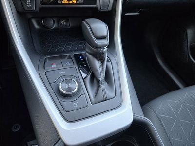 2025 Toyota RAV4 Hybrid - Photo 14