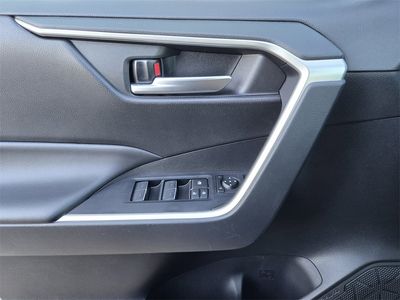 2025 Toyota RAV4 Hybrid - Photo 15