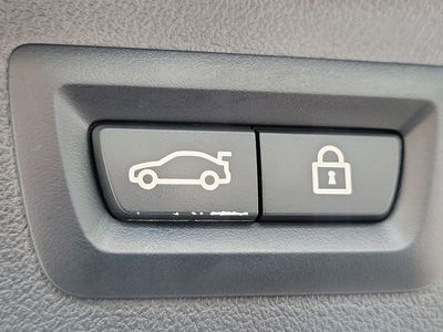 2023 BMW X7 — photo 9 view