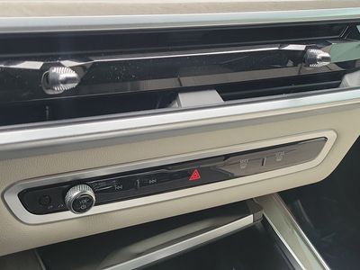 2023 BMW X7 — photo 32 view
