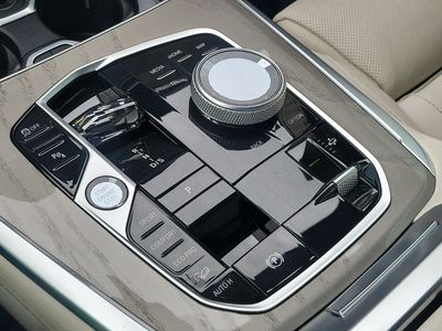 2023 BMW X7 — photo 34 view