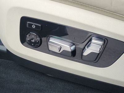 2023 BMW X7 — photo 24 view