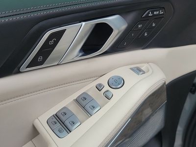 2023 BMW X7 — photo 20 view