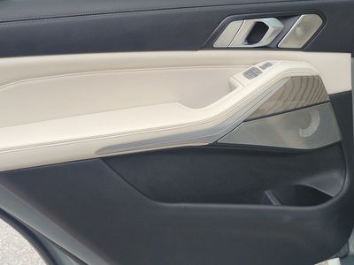 2023 BMW X7 — photo 11 view