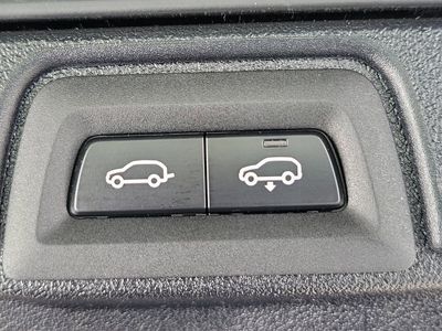 2023 BMW X7 — photo 8 view