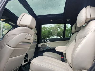 2023 BMW X7 — photo 13 view