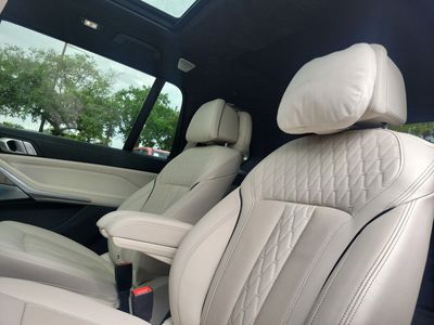 2023 BMW X7 — photo 12 view