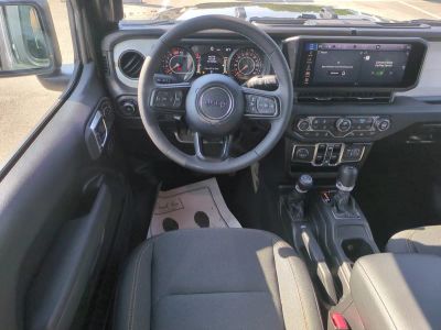 2026 Jeep Wrangler — photo 17 view