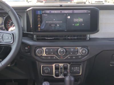 2026 Jeep Wrangler — photo 19 view