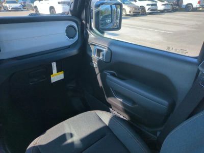2026 Jeep Wrangler — photo 18 view