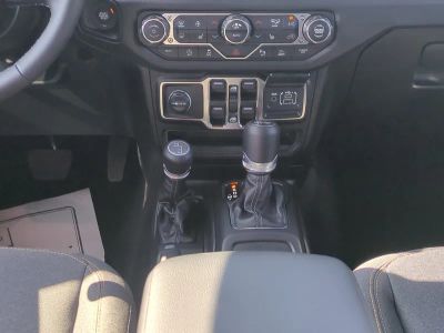 2026 Jeep Wrangler — photo 20 view