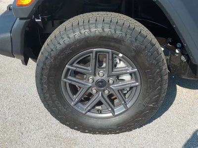 2026 Jeep Wrangler — photo 11 view