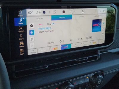 2026 Jeep Wrangler — photo 27 view