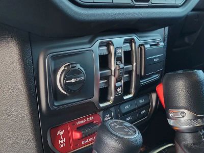 2026 Jeep Wrangler — photo 15 view