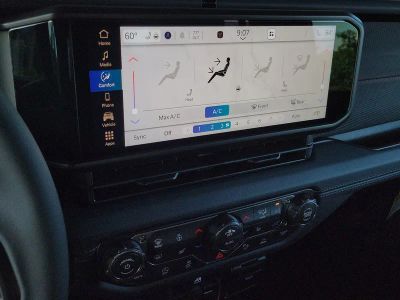 2026 Jeep Wrangler — photo 29 view