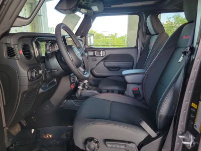 2026 Jeep Wrangler — photo 17 view
