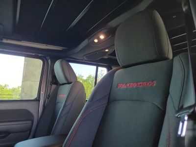 2026 Jeep Wrangler — photo 18 view