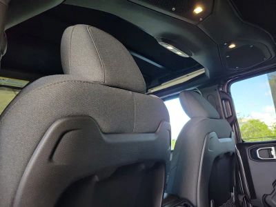2026 Jeep Wrangler — photo 10 view