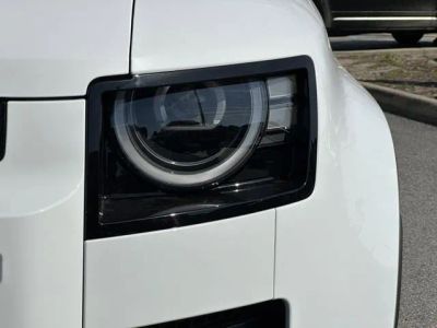 2026 Land Rover Defender 110 — photo 9 view