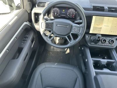 2026 Land Rover Defender 110 — photo 16 view
