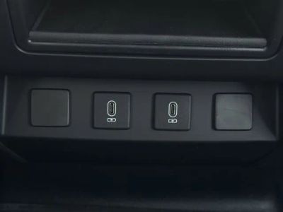 2026 Land Rover Defender 110 — photo 14 view