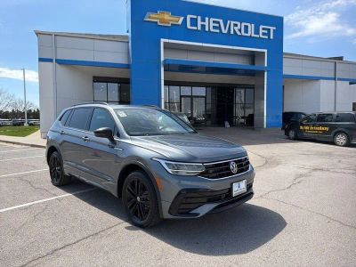 2022 Volkswagen Tiguan BJ26VJ — front three-quarter view