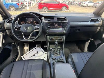 2022 Volkswagen Tiguan — photo 18 view