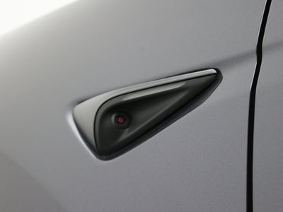 2026 Tesla Model Y - Photo 9