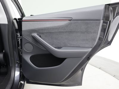 2026 Tesla Model Y - Photo 36