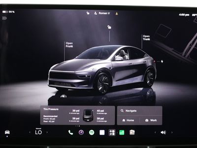 2026 Tesla Model Y - Photo 17