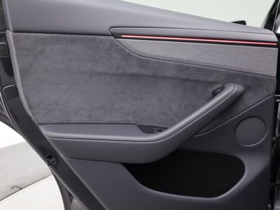 2026 Tesla Model Y - Photo 27
