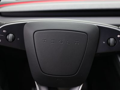 2026 Tesla Model Y - Photo 16
