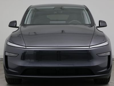 2026 Tesla Model Y - Photo 2
