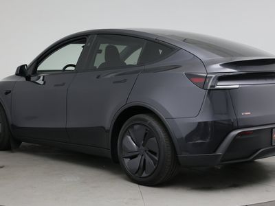 2026 Tesla Model Y - Photo 4