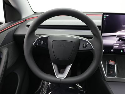 2026 Tesla Model Y - Photo 28