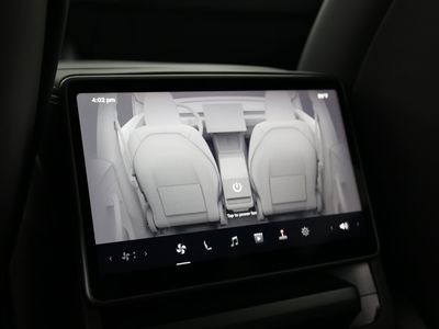 2026 Tesla Model Y - Photo 32