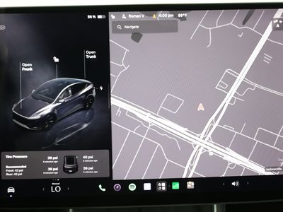2026 Tesla Model Y - Photo 18