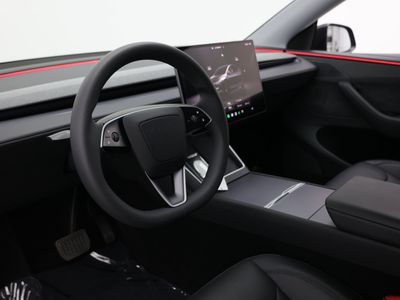2026 Tesla Model Y - Photo 10