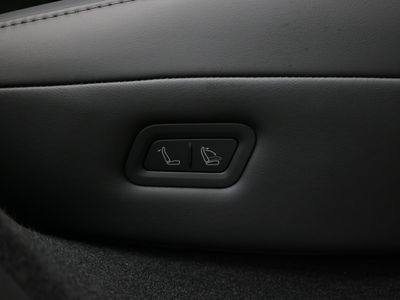 2026 Tesla Model Y - Photo 38