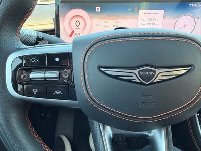 2026 Genesis GV70 - Photo 17