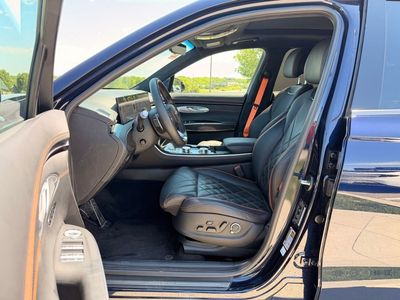 2026 Genesis GV70 - Photo 26