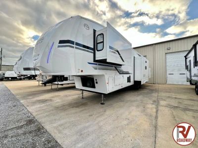 2026 Forest River RV Cherokee Arctic Wolf — photo 7 view