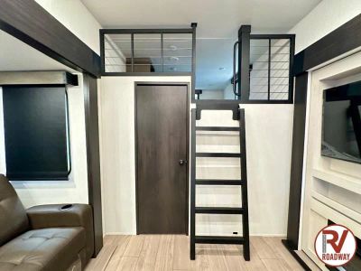 2026 Forest River RV Cherokee Arctic Wolf — photo 17 view