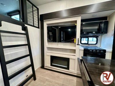 2026 Forest River RV Cherokee Arctic Wolf — photo 15 view